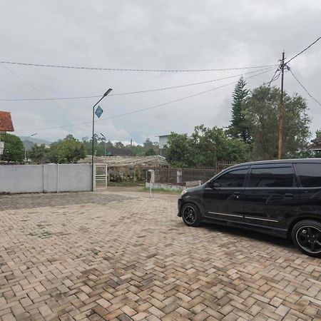 Reddoorz Plus Near Lembang Park & Zoo Dış mekan fotoğraf